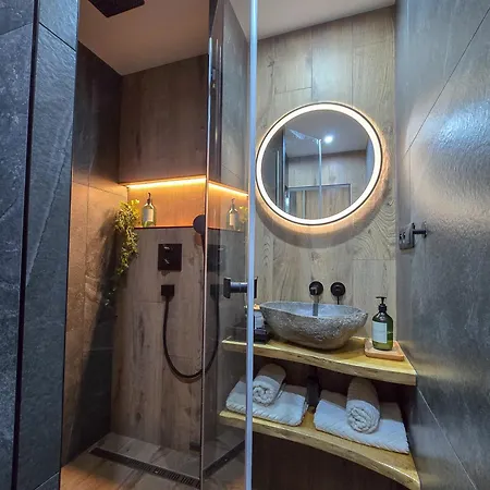 Adj Apartmens