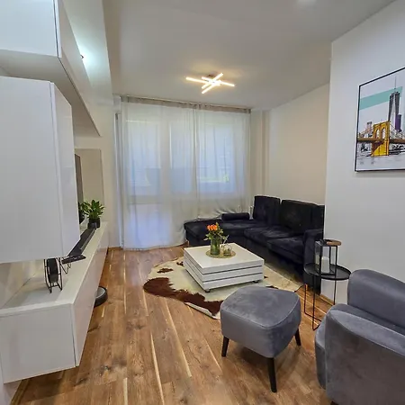 Lejlighed Adj Apartmens